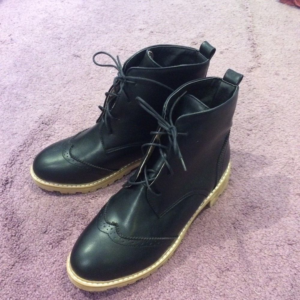 Cute Black Leather Oxford Booties